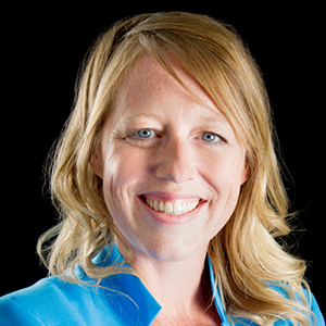 kristin delwo headshot