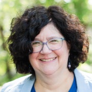 novelist staff headshot amie reno